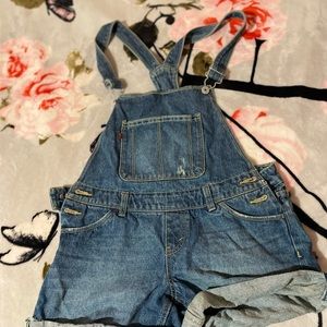 Levi overall short